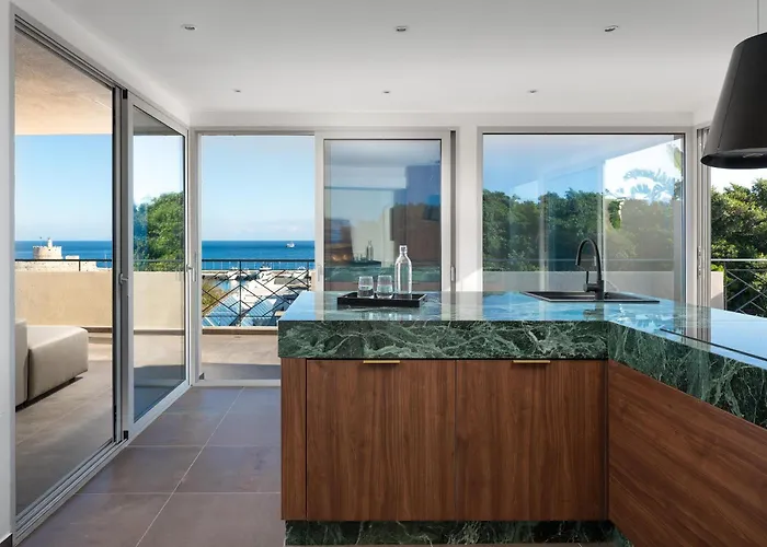 Hamilton Elite Penthouse