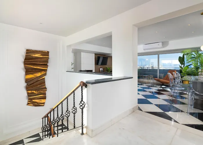 Hamilton Elite Penthouse * Rhodes City