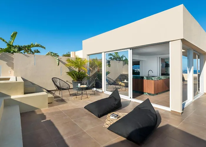 Hamilton Elite Penthouse Rhodes City