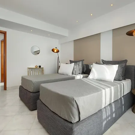 Hamilton Elite Penthouse Rhodes City