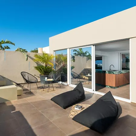 Hamilton Elite Penthouse Rhodes City